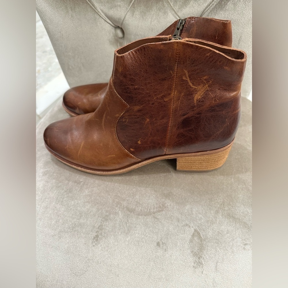 KORK EASE Casper Brown Ankle Boots Leather Block Stacked Heel Side Zip Sz 11 NEW